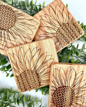 Load image into Gallery viewer, Oak Coaster set - Sunflower
